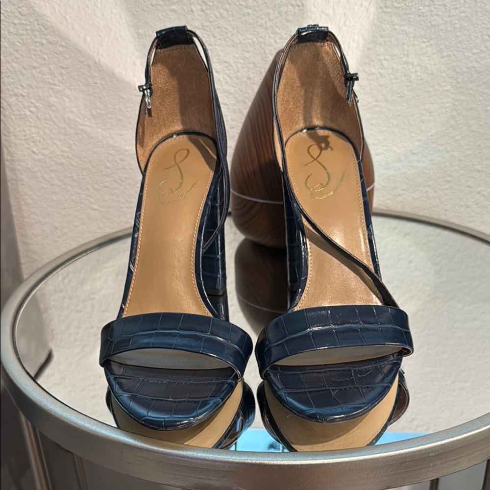 Elegant Navy Blue Women's Heels